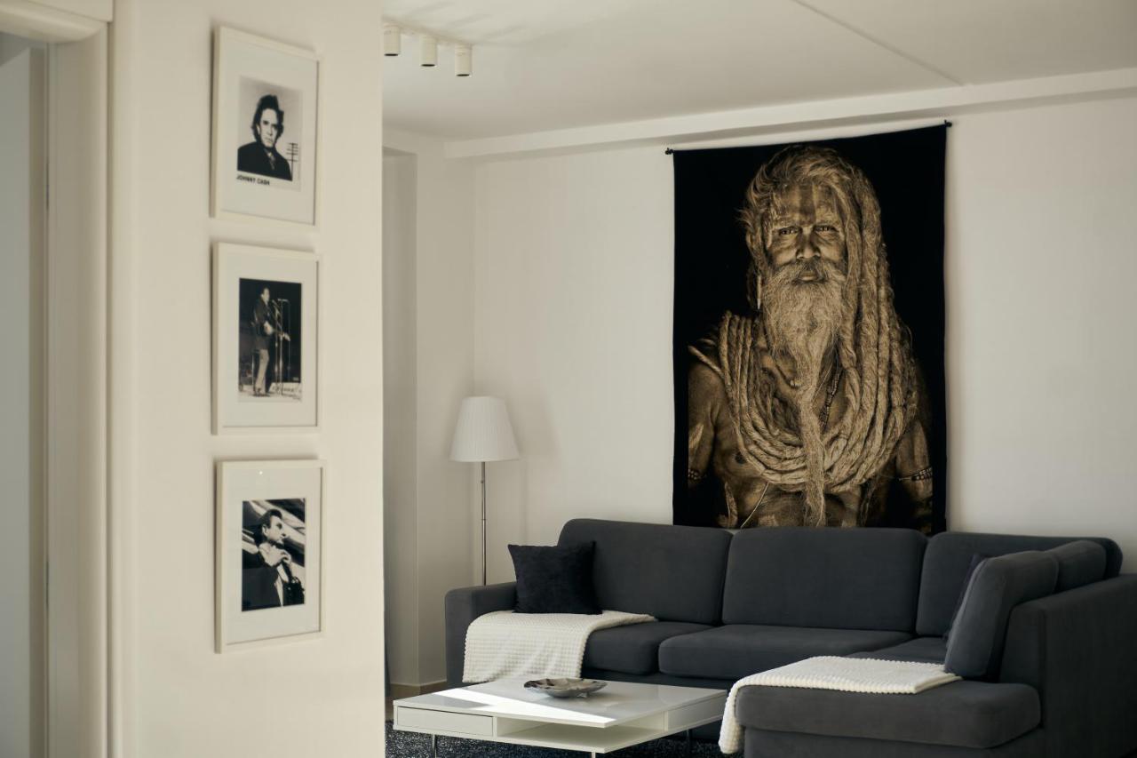 The Garrison Apartment Sarande Bagian luar foto
