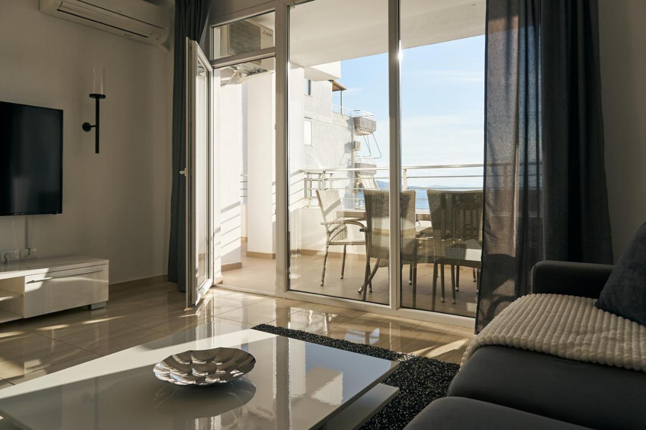The Garrison Apartment Sarande Bagian luar foto