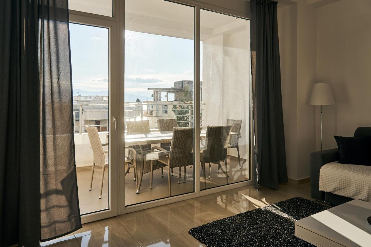 The Garrison Apartment Sarande Bagian luar foto
